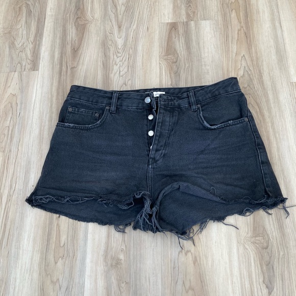 Zara Denim Shorts - Picture 1 of 7